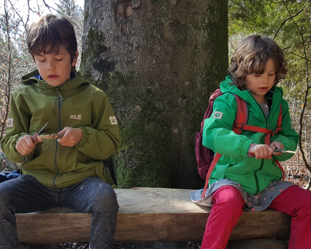 Schnitzen Jon und Rhea